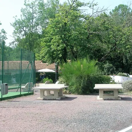 Les Mathes La Palmyre - Maison Mitoyenne Avec Piscine Collective Apartamento