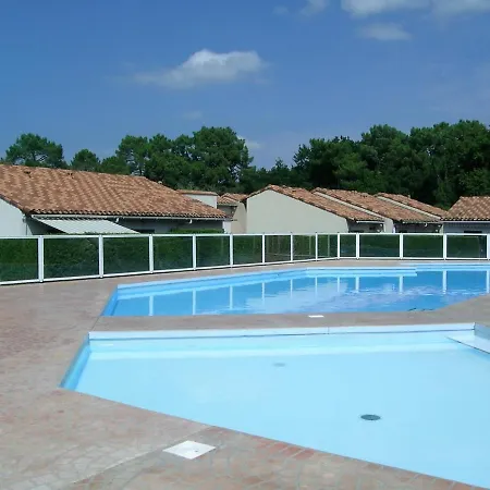 Les Mathes La Palmyre - Maison Mitoyenne Avec Piscine Collective Apartamento